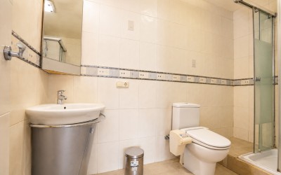 A lovely villa with beautiful terraces and a swimming pool in La Nucia.